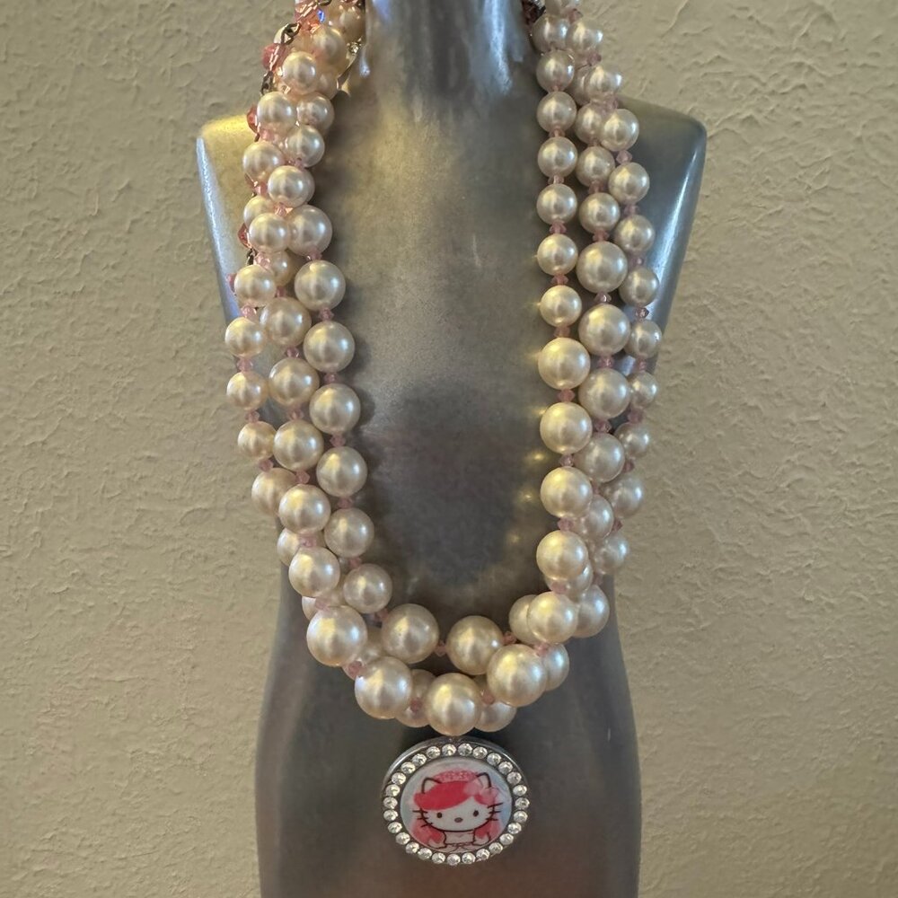 Tarina Tarantino x Hello Kitty Pearl necklace